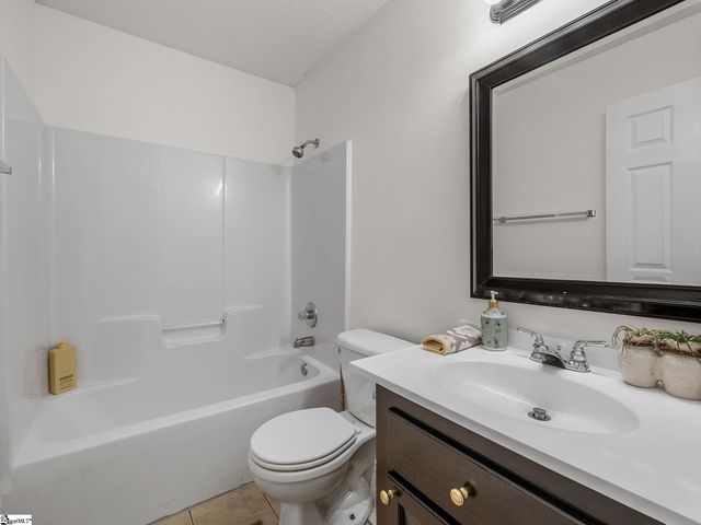 630 Kneewood Court, Boiling Springs, SC 29316