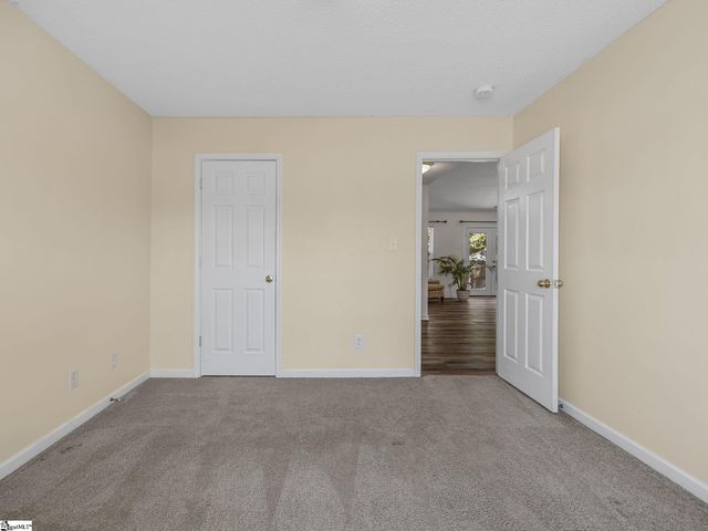 630 Kneewood Court, Boiling Springs, SC 29316