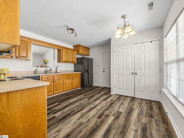 630 Kneewood Court, Boiling Springs, SC 29316