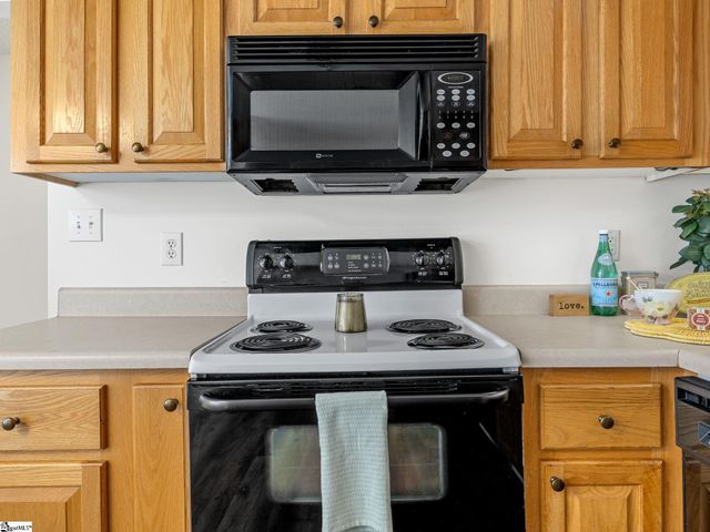 630 Kneewood Court, Boiling Springs, SC 29316