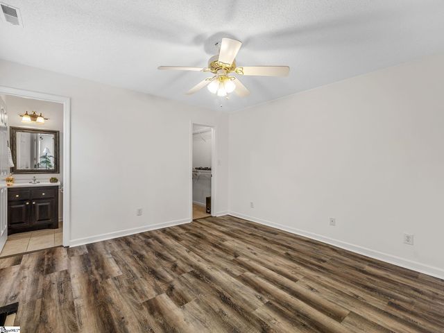 630 Kneewood Court, Boiling Springs, SC 29316