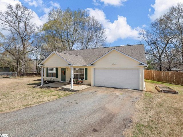 630 Kneewood Court, Boiling Springs, SC 29316