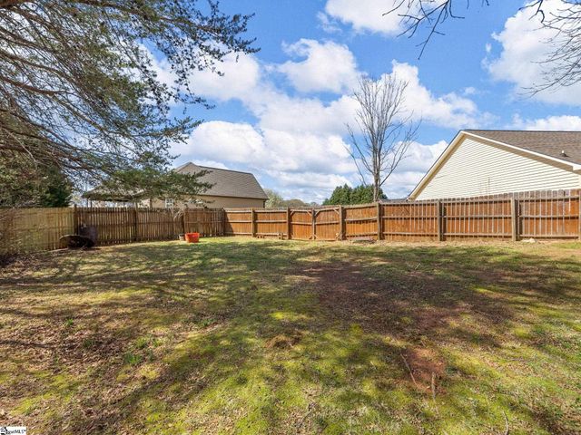 630 Kneewood Court, Boiling Springs, SC 29316