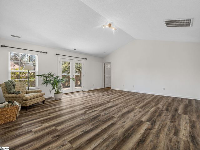 630 Kneewood Court, Boiling Springs, SC 29316