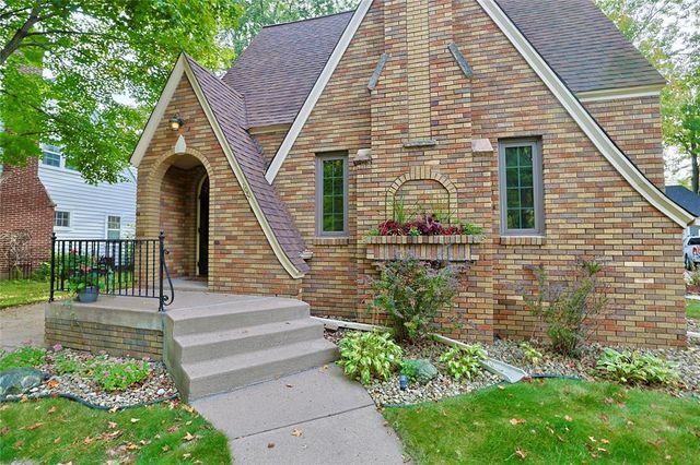 1627 Rust Street, Eau Claire, WI 54701