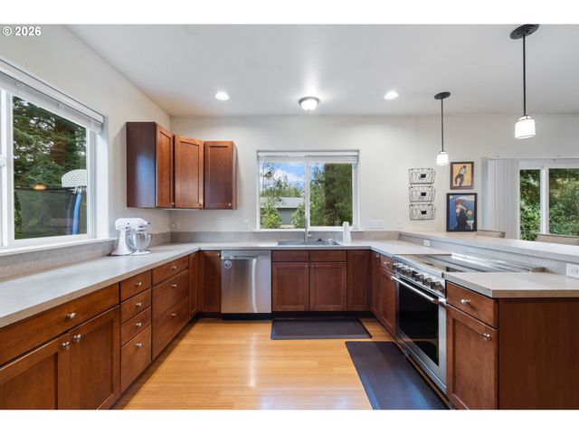 6040 Brickyard Rd, Tillamook, OR 97141
