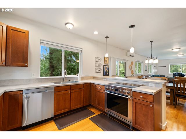 6040 Brickyard Rd, Tillamook, OR 97141