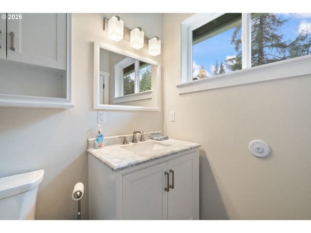 6040 Brickyard Rd, Tillamook, OR 97141