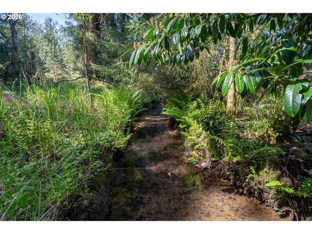 6040 Brickyard Rd, Tillamook, OR 97141