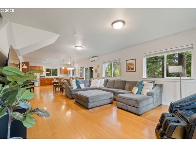 6040 Brickyard Rd, Tillamook, OR 97141