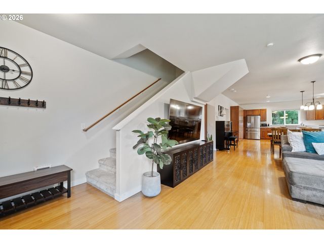 6040 Brickyard Rd, Tillamook, OR 97141