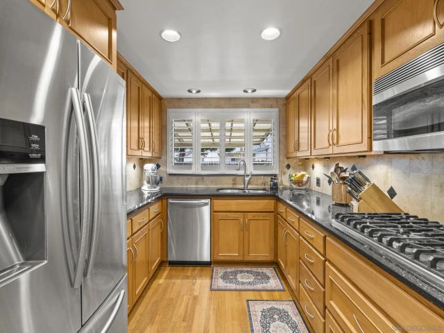 672 Brockwood Dr., El Cajon, CA 92021