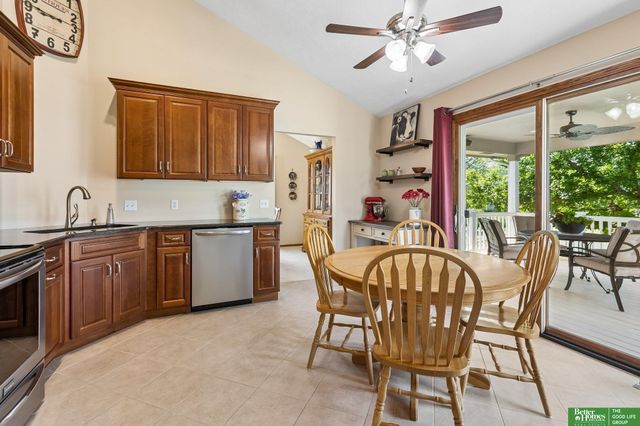 210 Oakwood Drive, Papillion, NE 68133