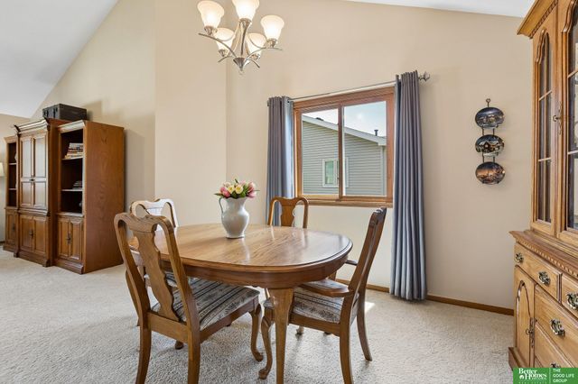 210 Oakwood Drive, Papillion, NE 68133