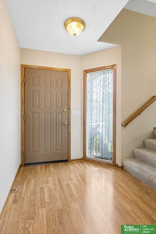 210 Oakwood Drive, Papillion, NE 68133