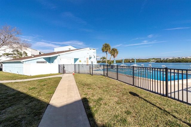 1 WINDRUSH BOULEVARD 87, Indian Rocks Beach, FL 33785