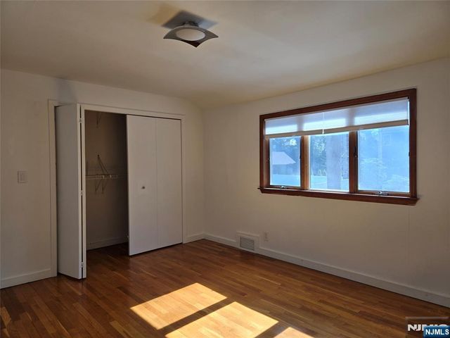 20 Buff, Tenafly, NJ 07670