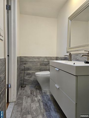 20 Buff, Tenafly, NJ 07670