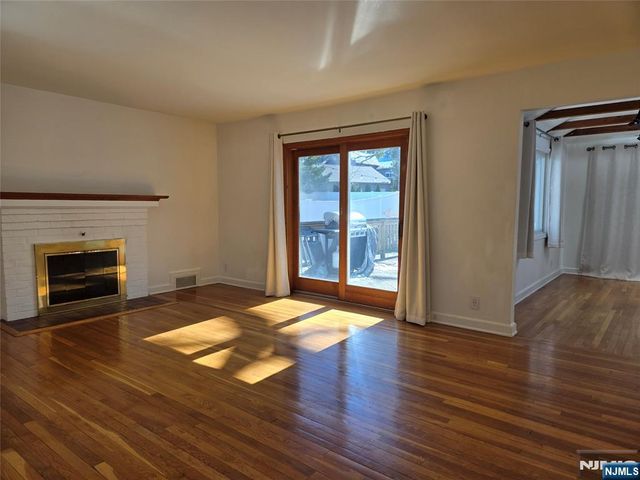 20 Buff, Tenafly, NJ 07670