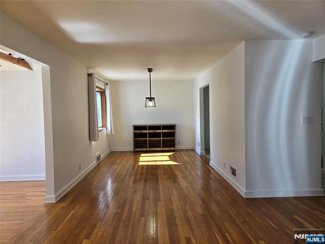 20 Buff, Tenafly, NJ 07670