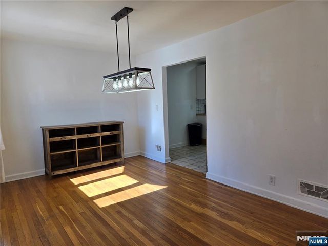 20 Buff, Tenafly, NJ 07670
