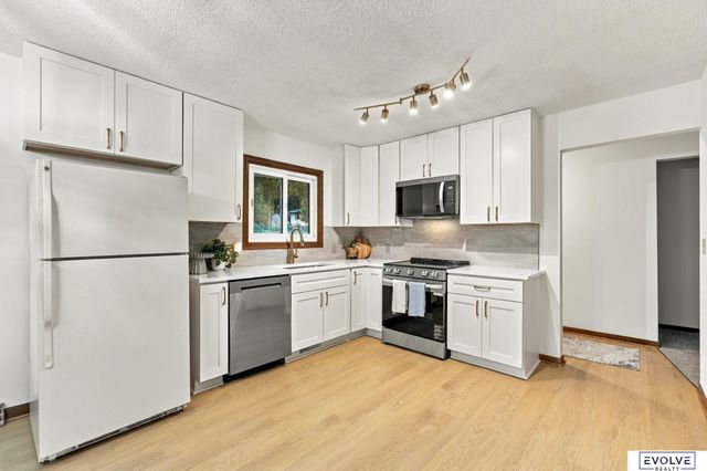 500 Highland Acres Loop, Council Bluffs, IA 51503