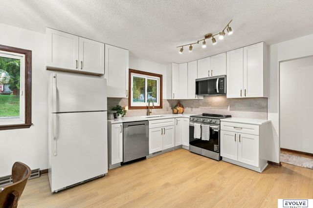 500 Highland Acres Loop, Council Bluffs, IA 51503