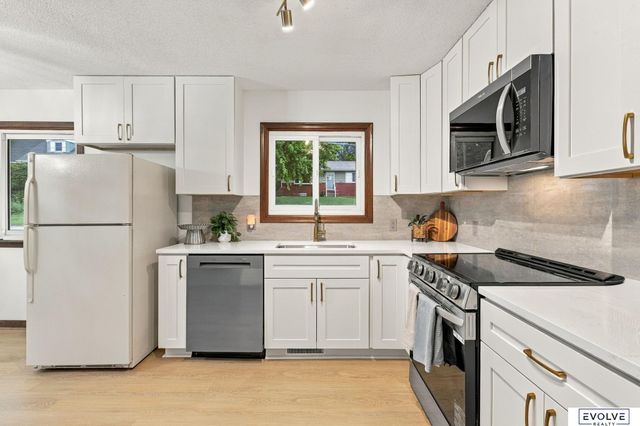 500 Highland Acres Loop, Council Bluffs, IA 51503