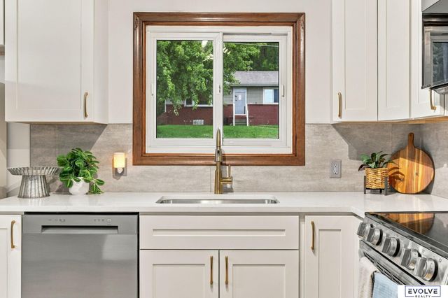 500 Highland Acres Loop, Council Bluffs, IA 51503