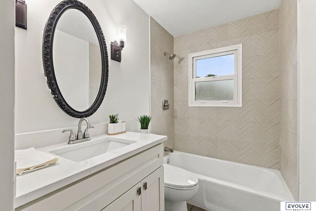 500 Highland Acres Loop, Council Bluffs, IA 51503