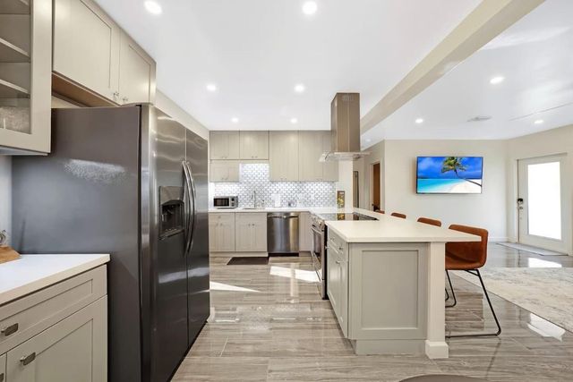 1332 NW 6th Avenue, Fort Lauderdale, FL 33311