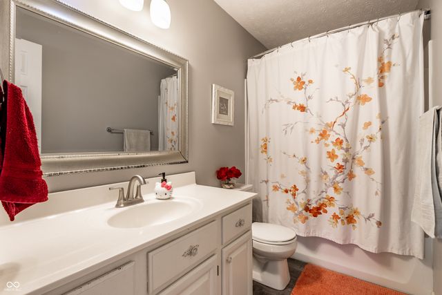 6931 Bluffgrove Circle, Indianapolis, IN 46278