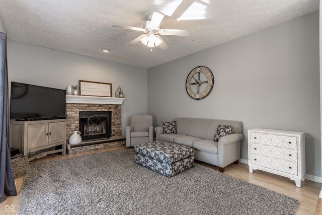 6931 Bluffgrove Circle, Indianapolis, IN 46278