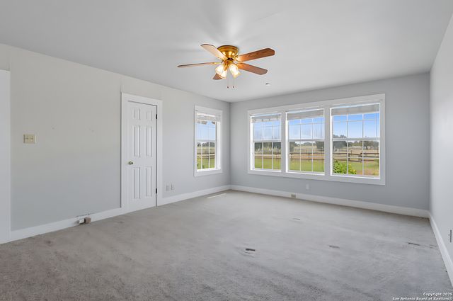 3752 FM 77, Nixon, TX 78140