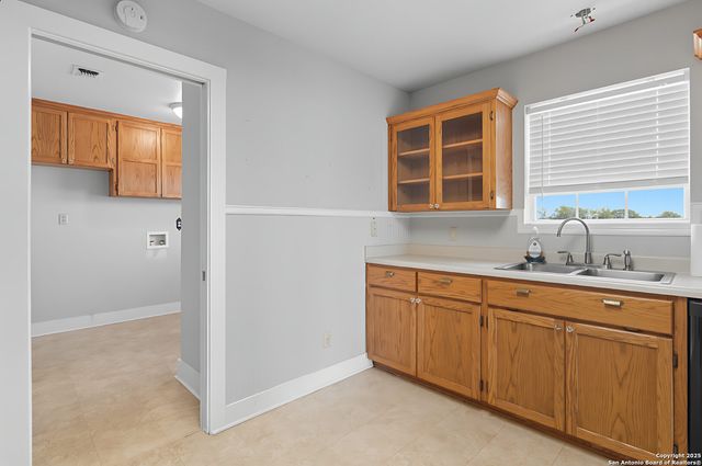 3752 FM 77, Nixon, TX 78140