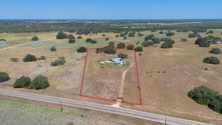 3752 FM 77, Nixon, TX 78140