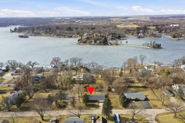 4717 Winnebago Drive, Wonder Lake, IL 60097