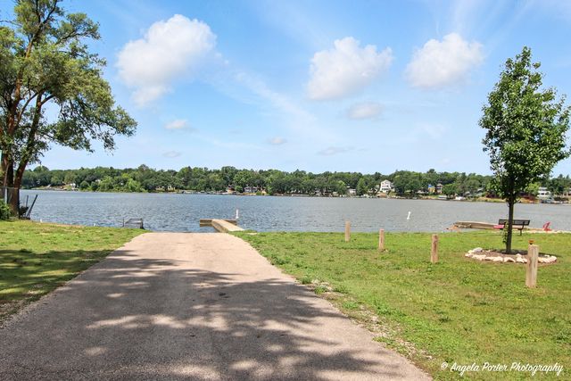 4717 Winnebago Drive, Wonder Lake, IL 60097