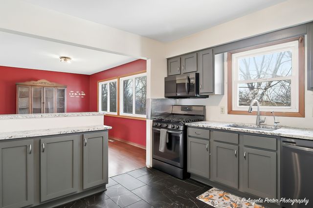 4717 Winnebago Drive, Wonder Lake, IL 60097