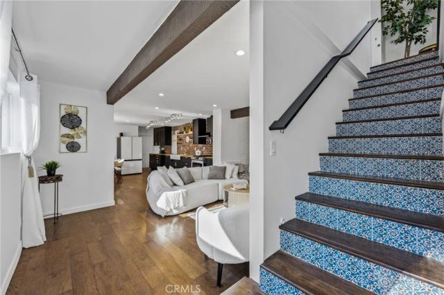 1930 Weepah Way, Los Angeles, CA 90046