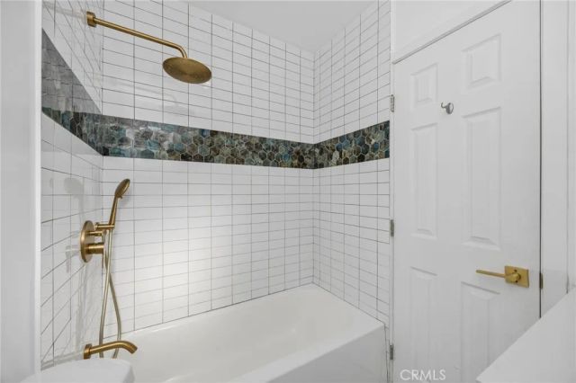 1930 Weepah Way, Los Angeles, CA 90046