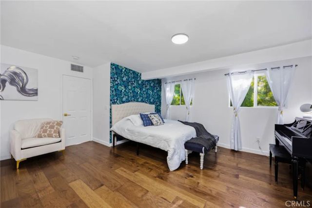 1930 Weepah Way, Los Angeles, CA 90046
