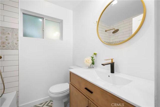 1930 Weepah Way, Los Angeles, CA 90046
