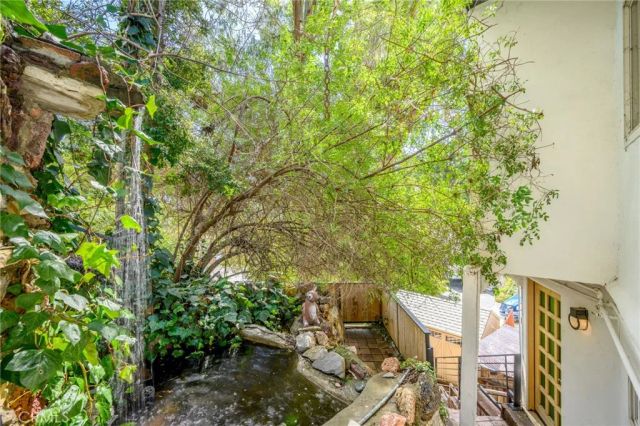 1930 Weepah Way, Los Angeles, CA 90046
