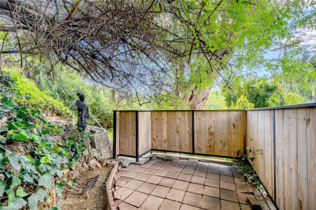 1930 Weepah Way, Los Angeles, CA 90046