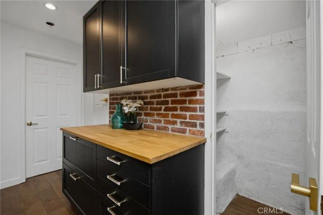 1930 Weepah Way, Los Angeles, CA 90046