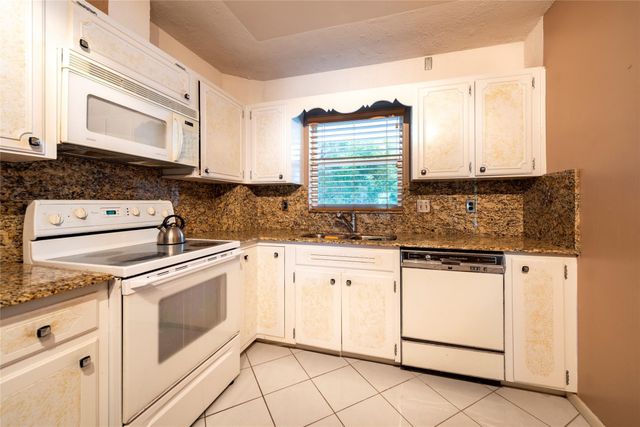 3333 NE 36th Street 6, Fort Lauderdale, FL 33308