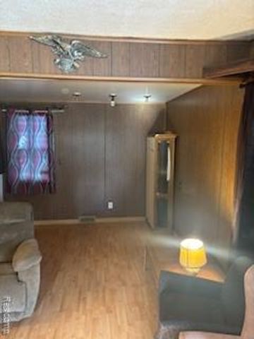 7204 Hudson Avenue, Warren, MI 48091