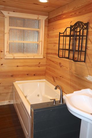 2576 State Highway Nn, Seymour, MO 65746