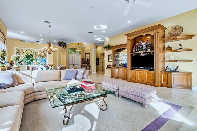 56 Island Drive, Boynton Beach, FL 33436